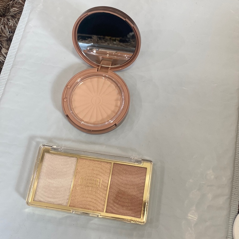 Milani highlitter palette with Rose gold powder #01